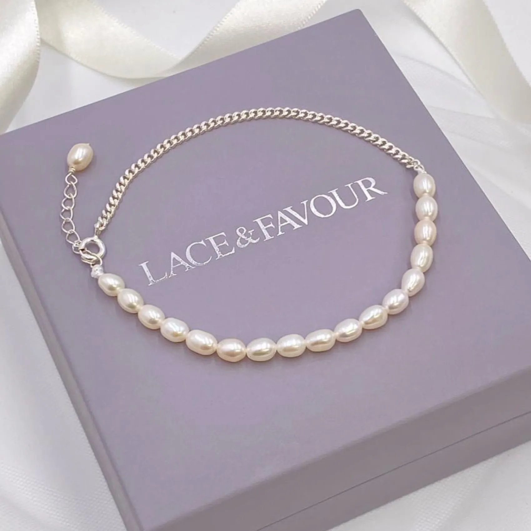 Lace & Favour Bride Gifts | Pearl Jewellery*Adelina Freshwater Pearl and Chain Bracelet Ivory/ Silver
