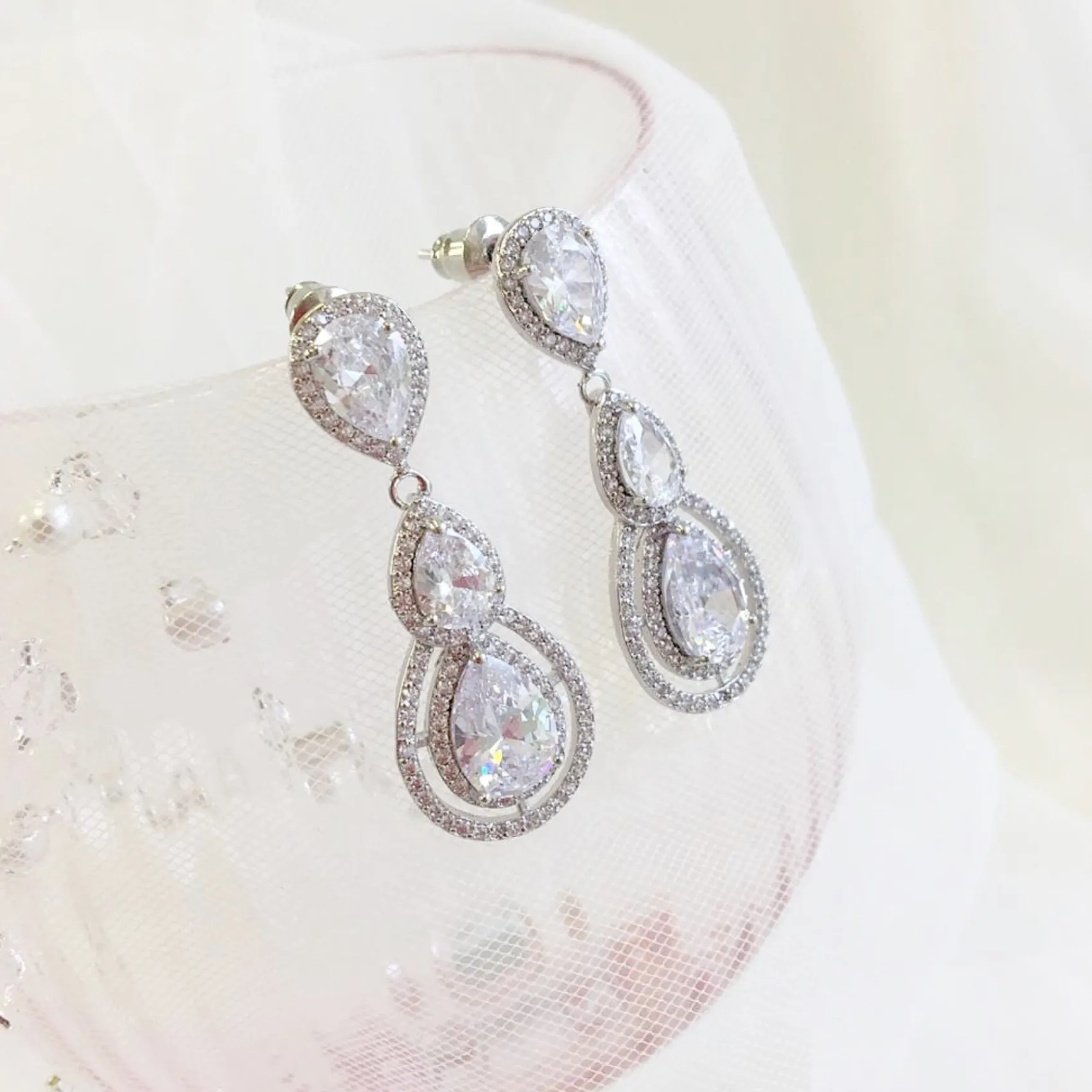 Lace & Favour Silver Prom Jewellery | Prom Earrings*Alessandra Vintage Inspired Crystal Chandelier Earrings Silver
