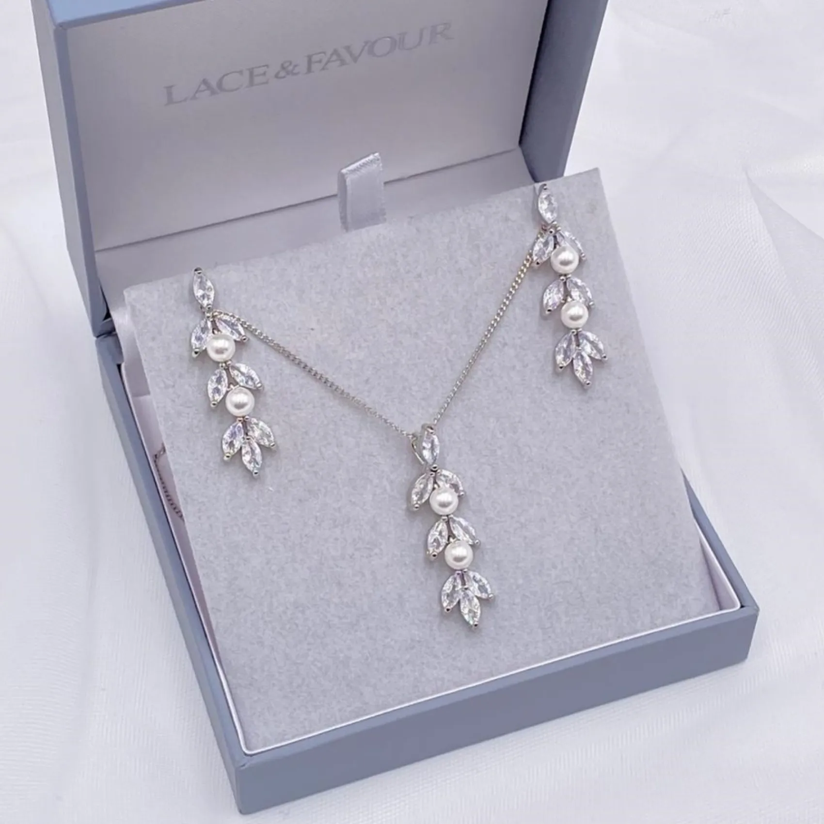 Lace & Favour Bride Gifts | Pearl Jewellery*Amalia Cubic Zirconia and Pearl Bridal Jewellery Set
