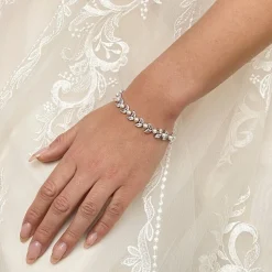 Lace & Favour Bride Gifts | Pearl Jewellery*Amalia Silver Cubic Zirconia Pearl Wedding Bracelet Ivory/ Silver