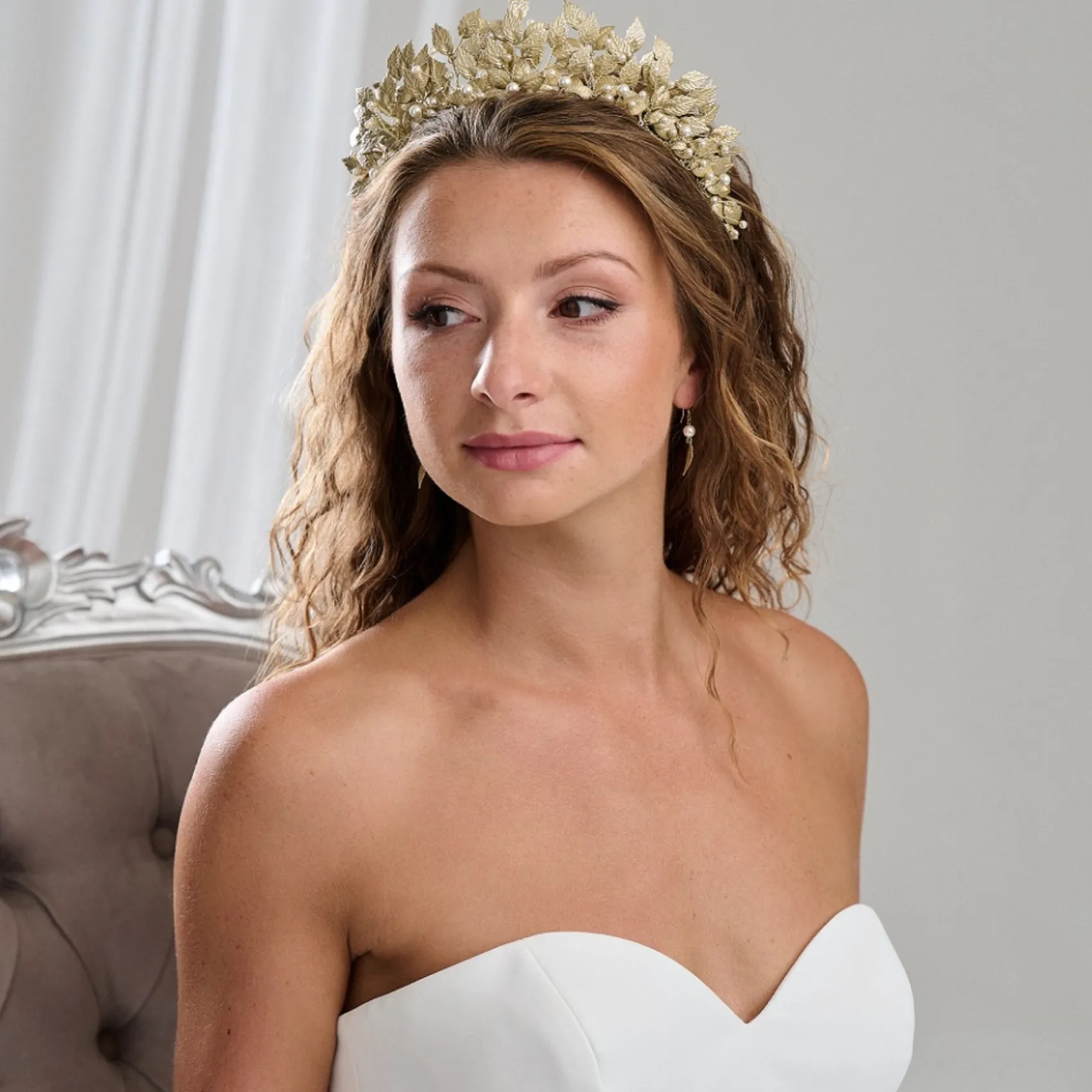 Arianna Pearl Hair Accessories | Gold Hair Accessories*Catherine Statement Pearl and Leaves Tiara AR788