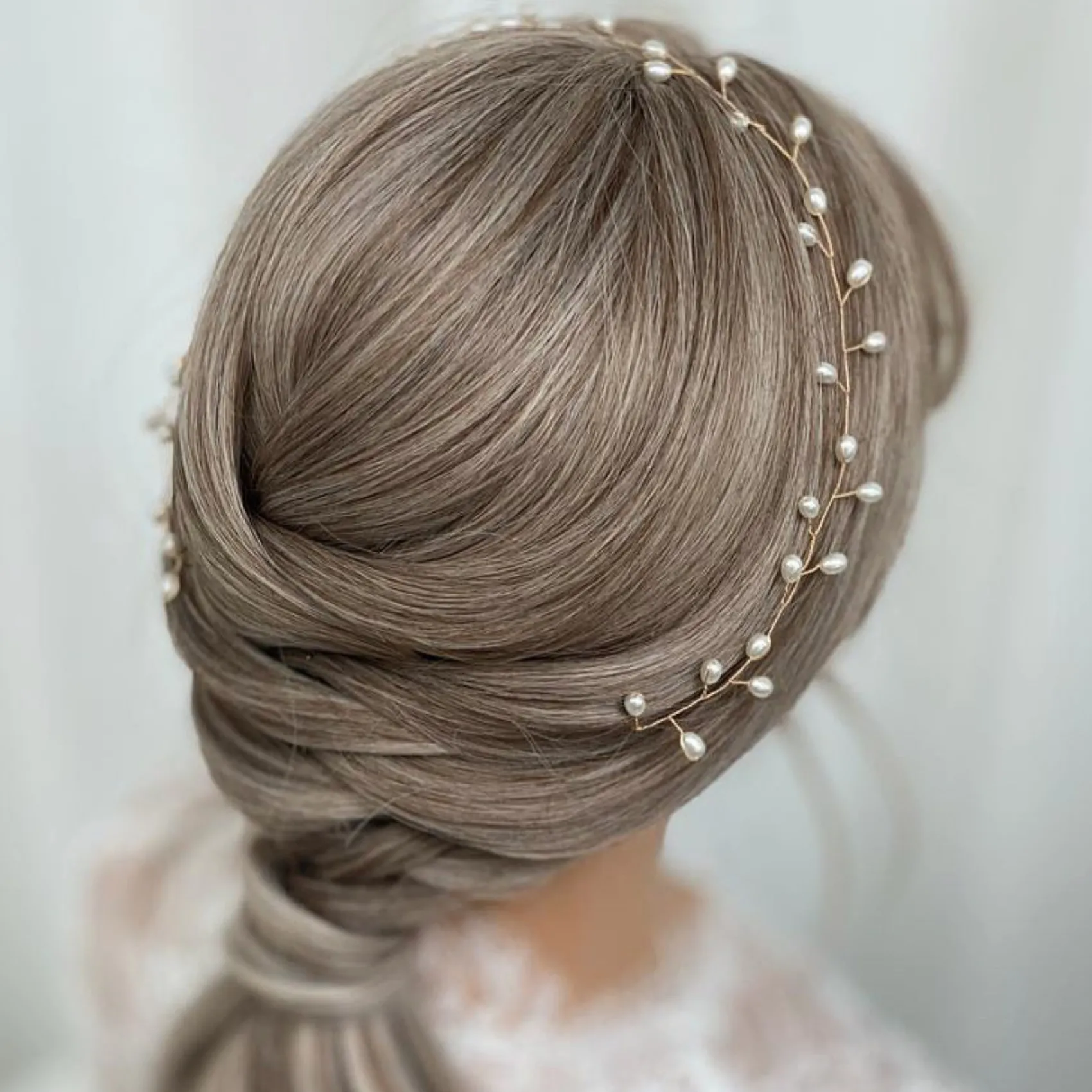 Lace & Favour Pearl Hair Accessories | Gold Hair Accessories*Aruba Long Delicate Pearl Wedding Hair Vine (Gold) Ivory/ Gold