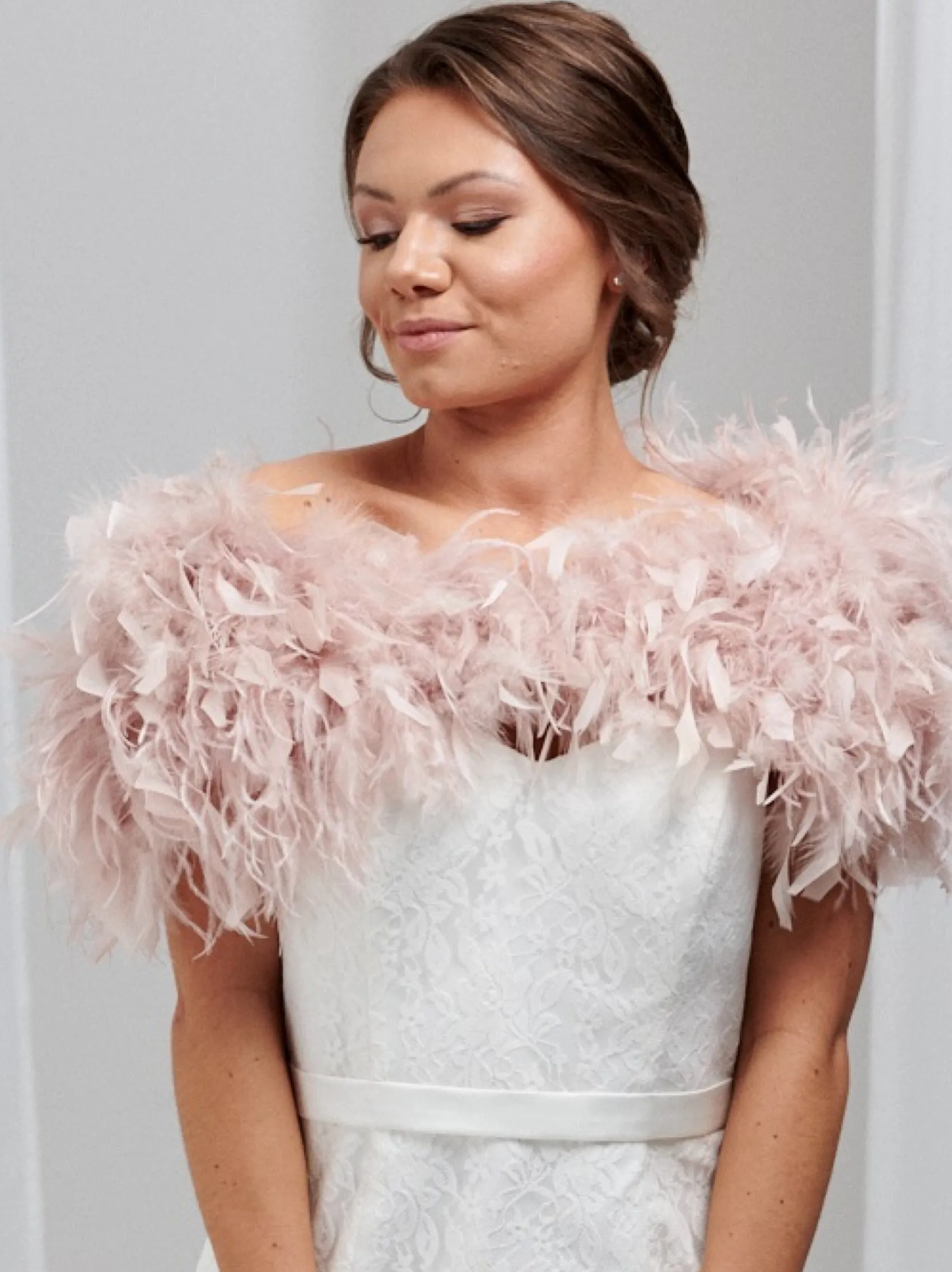 Beverly Hills Feather Stoles & Shrugs | Wedding Capes & Wraps*Bardot Ostrich Feather Bridal Stole Blush Pink