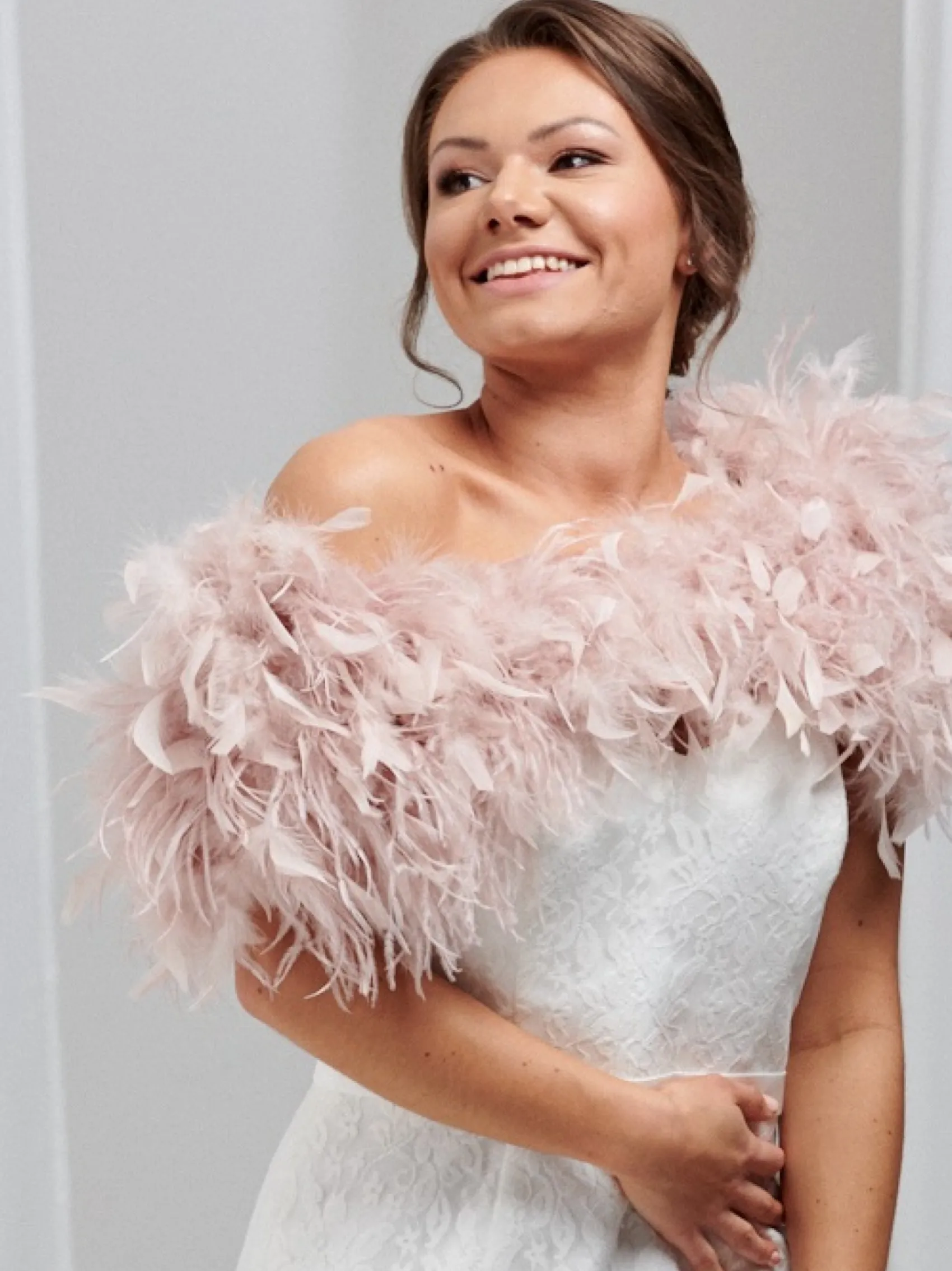 Beverly Hills Feather Stoles & Shrugs | Wedding Capes & Wraps*Bardot Ostrich Feather Bridal Stole Blush Pink