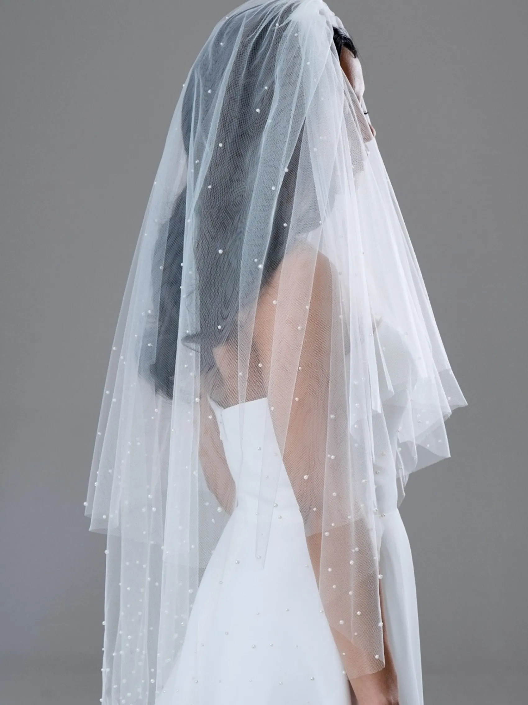 Twilight Designs Two Tier Veils | Fingertip Veils*Bellavue Two Tier Scattered Pearl Veil with Cut Edge Ivory