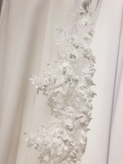 Bianco Evento Single Tier Veils | Chapel Length & Cathedral Veils*Bianco Single Tier Floral Lace Edge Cathedral Veil S514 Ivory