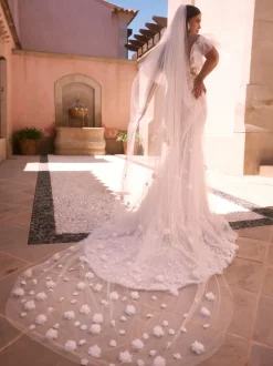 Bianco Evento Single Tier Veils | Chapel Length & Cathedral Veils*Bianco Single Tier 3D Flowers Cathedral Veil S517 Ivory