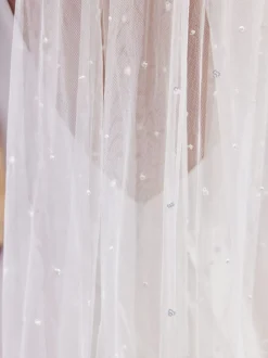 Bianco Evento Single Tier Veils | Fingertip Veils*Bianco Single Tier Cut Edge Sequin Fingertip Veil S497 Ivory