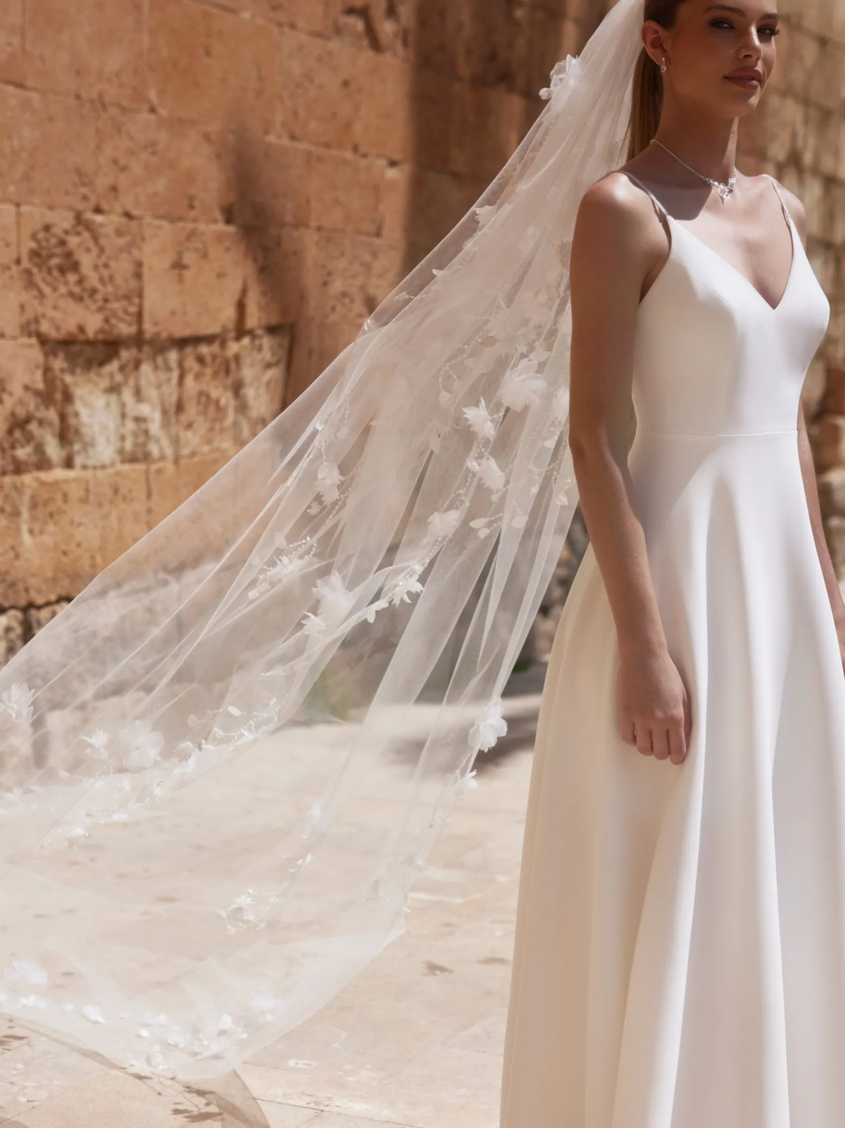 Bianco Evento Single Tier Veils | Chapel Length & Cathedral Veils*Bianco Single Tier Floral Embroidered Cathedral Veil S520 Ivory