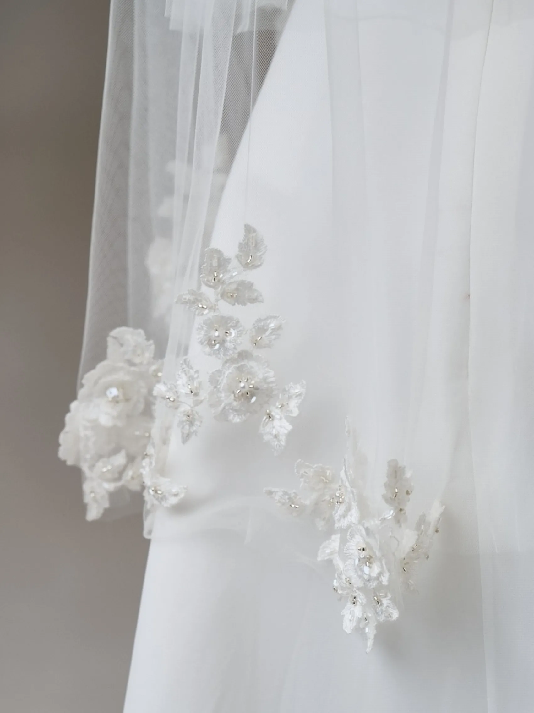 Twilight Designs Two Tier Veils | Fingertip Veils*Bloomington Two Tier Cut Edge Veil with Floral Motifs Ivory