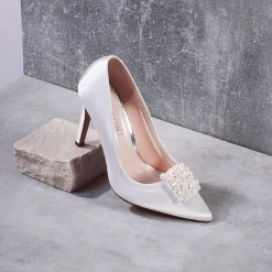 Rainbow Club Bride Gifts | Shoe Jewellery*Camille by | Square Pearl Embellished Shoe Clips