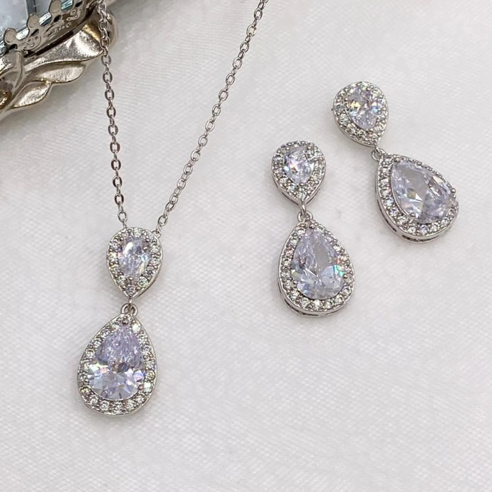 Lace & Favour Silver Prom Jewellery | Prom Necklaces*Celeste Chic Crystal Embellished Pendant Necklace (Silver)