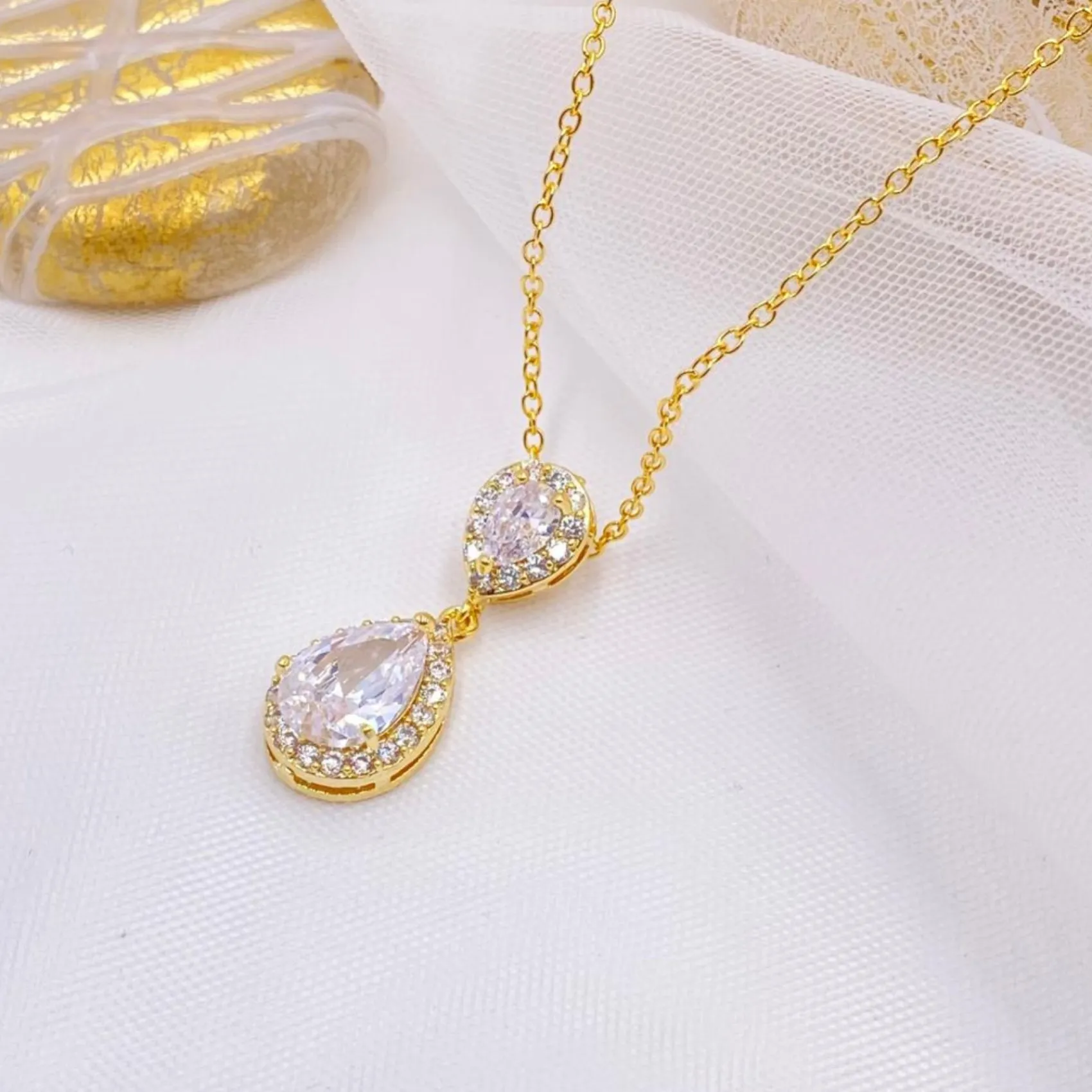 Lace & Favour Gold Prom Jewellery | Prom Necklaces*Celeste Chic Crystal Embellished Pendant Necklace (Gold)