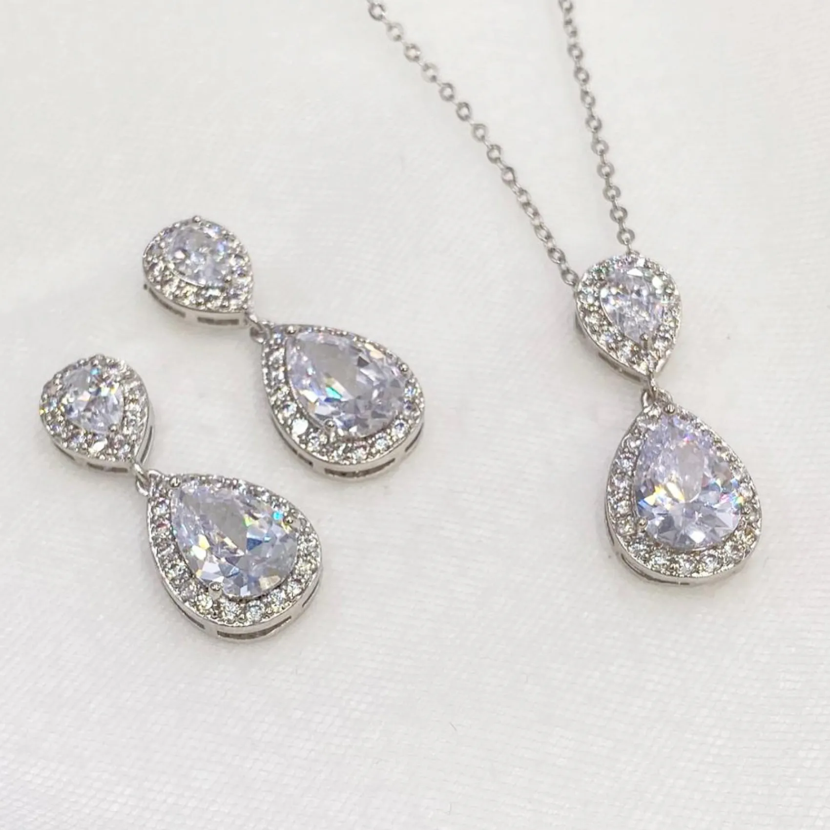 Lace & Favour Silver Prom Jewellery | Prom Necklaces*Celeste Chic Crystal Embellished Pendant Necklace (Silver)