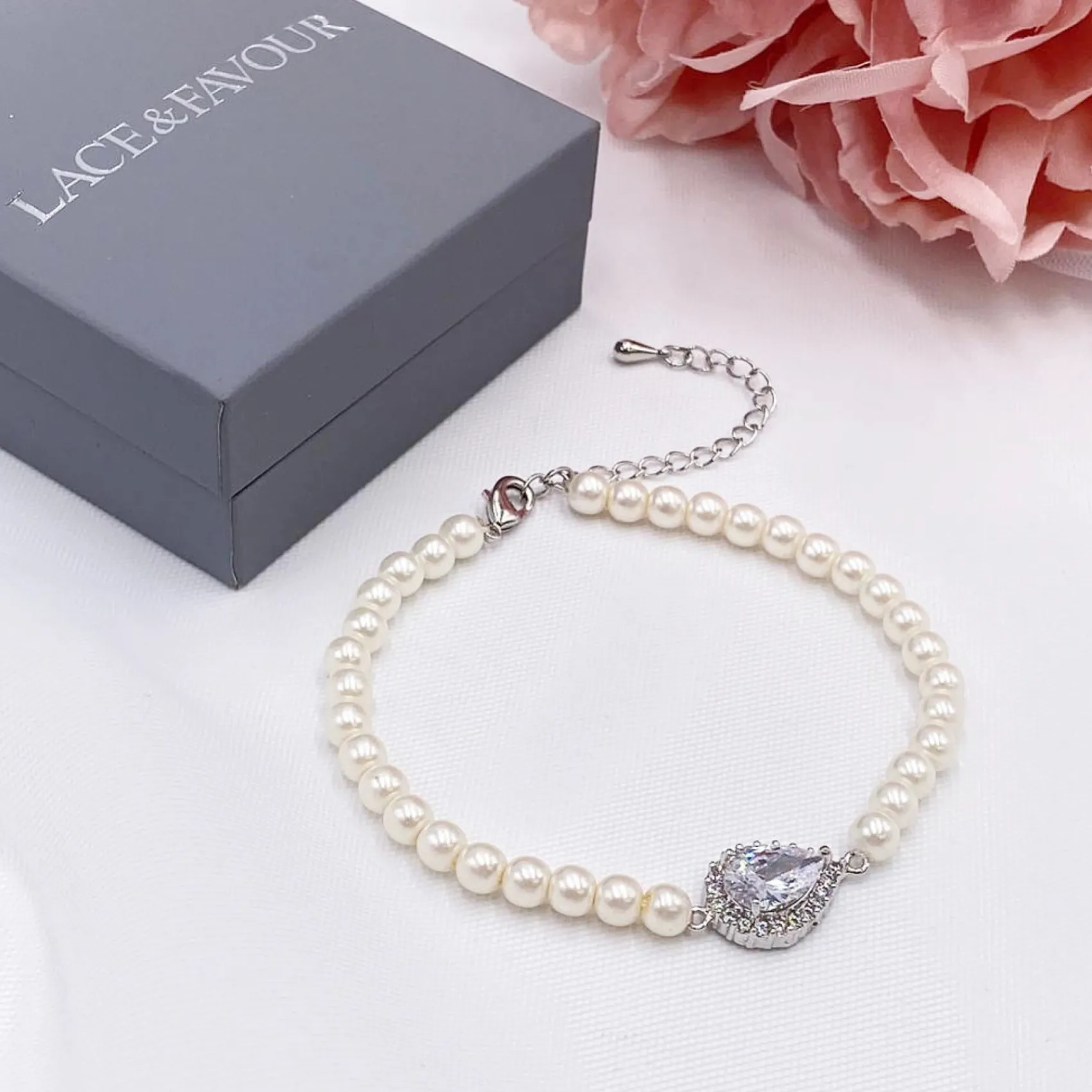 Lace & Favour Bride Gifts | Pearl Jewellery*Desiree Chic Pearl Wedding Bracelet (Silver)