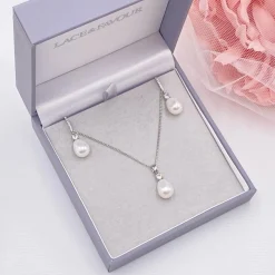 Lace & Favour Bridesmaid Gifts | Bride Gifts*Dolci Crystal and Teardrop Pearl Bridal Jewellery Set Ivory/ Silver