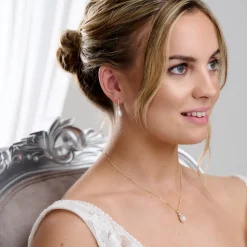 Lace & Favour Bridesmaid Gifts | Bride Gifts*Dolci Gold Crystal and Teardrop Pearl Bridal Jewellery Set Ivory/ Gold
