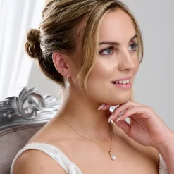 Lace & Favour Bridesmaid Gifts | Bride Gifts*Dolci Gold Crystal and Teardrop Pearl Bridal Jewellery Set Ivory/ Gold