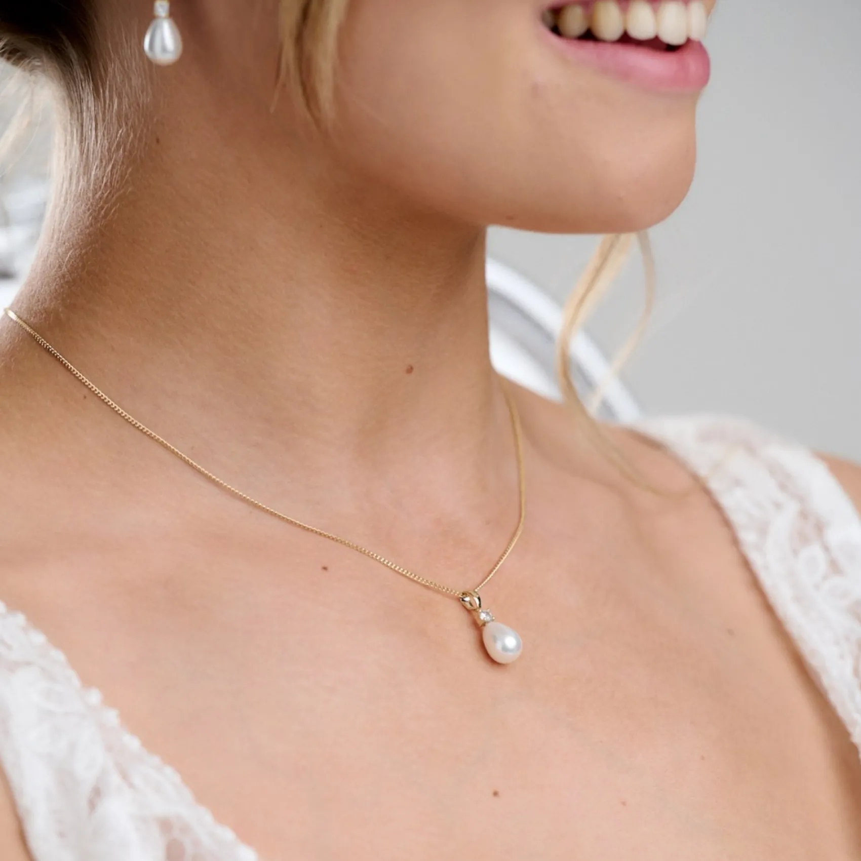 Lace & Favour Bridesmaid Gifts | Bride Gifts*Dolci Gold Teardrop Pearl Pendant Necklace