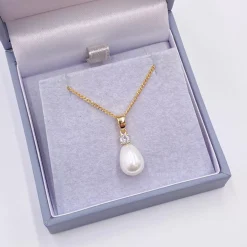 Lace & Favour Bridesmaid Gifts | Bride Gifts*Dolci Gold Teardrop Pearl Pendant Necklace