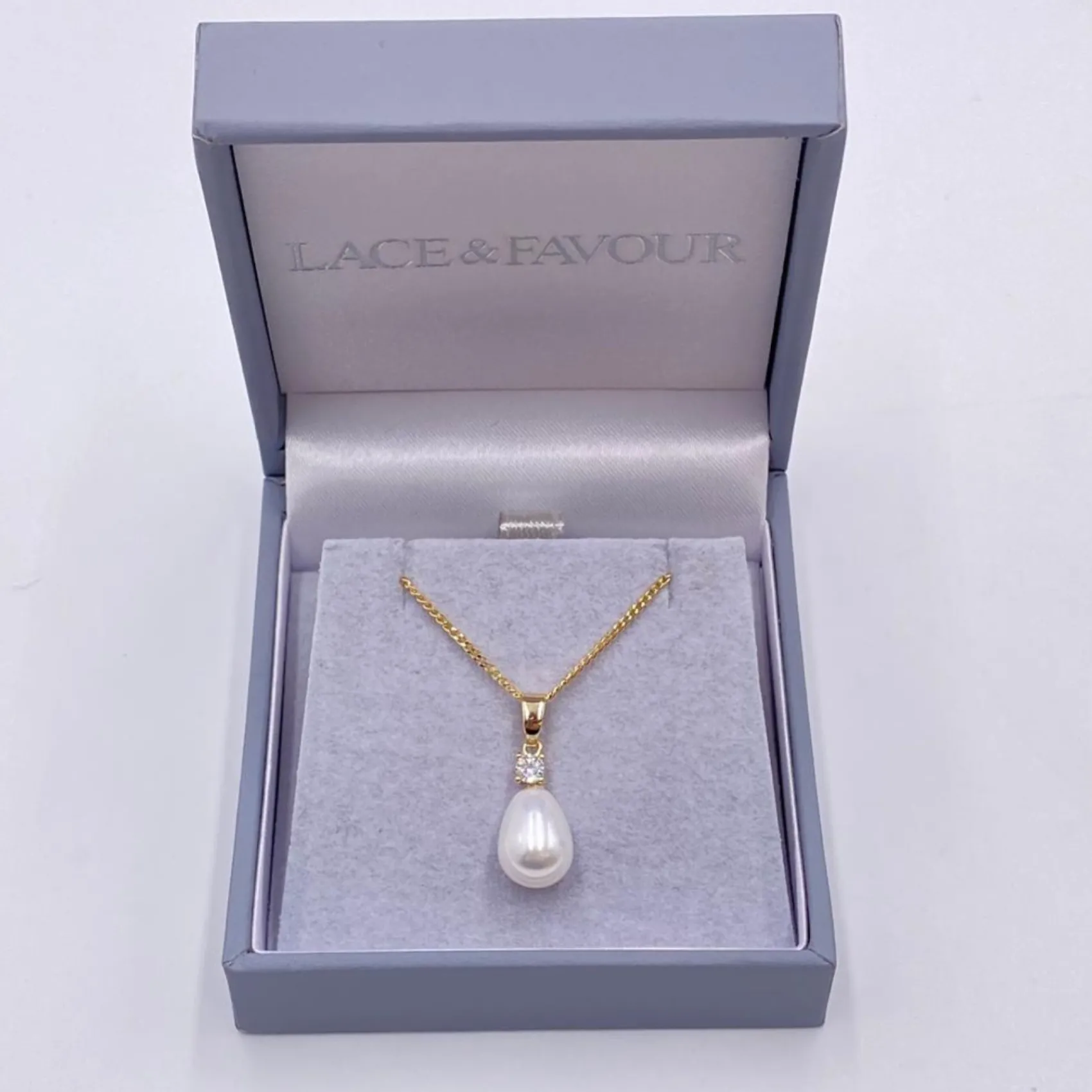 Lace & Favour Bridesmaid Gifts | Bride Gifts*Dolci Gold Teardrop Pearl Pendant Necklace
