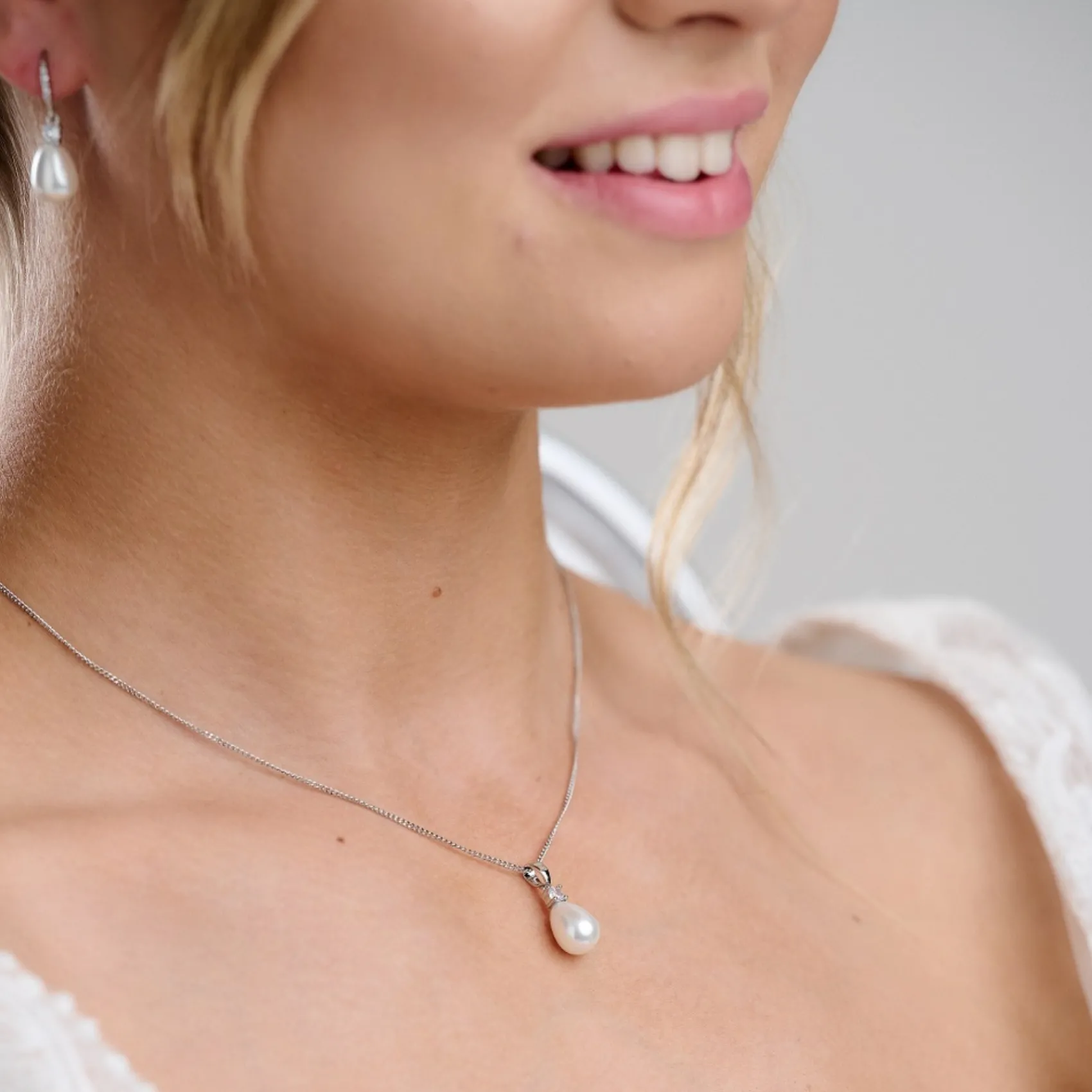 Lace & Favour Bridesmaid Gifts | Bride Gifts*Dolci Silver Teardrop Pearl Pendant Necklace
