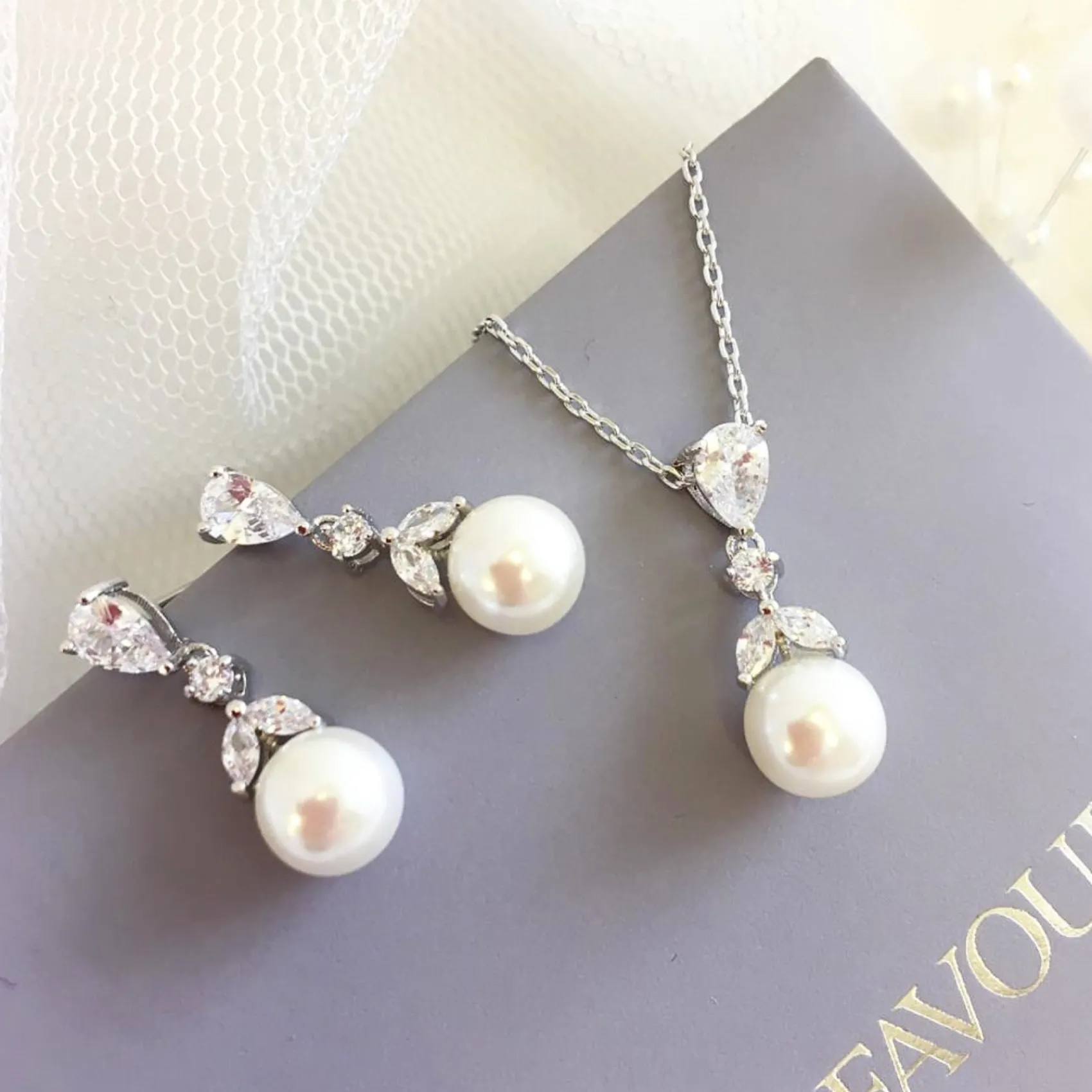 Lace & Favour Bridesmaid Gifts | Bride Gifts*Elegance Crystal and Pearl Wedding Earrings Ivory/ Silver