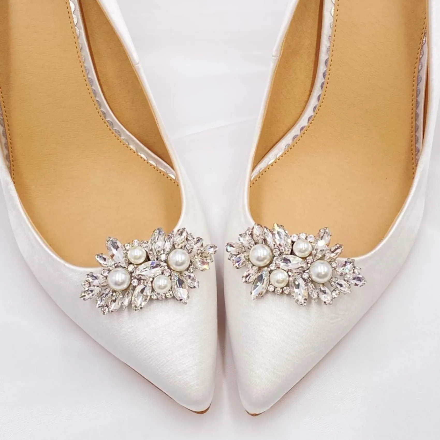 Lace & Favour Shoe Jewellery | Shoe Clips*Euphoria Pearl and Crystal Brooch Shoe Clips
