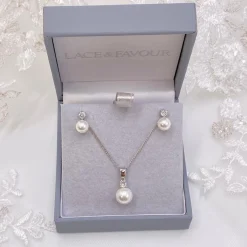 Lace & Favour Bridesmaid Gifts | Bride Gifts*Evie Dainty Pearl Stud Earring and Pendant Jewellery Set Ivory/ Silver