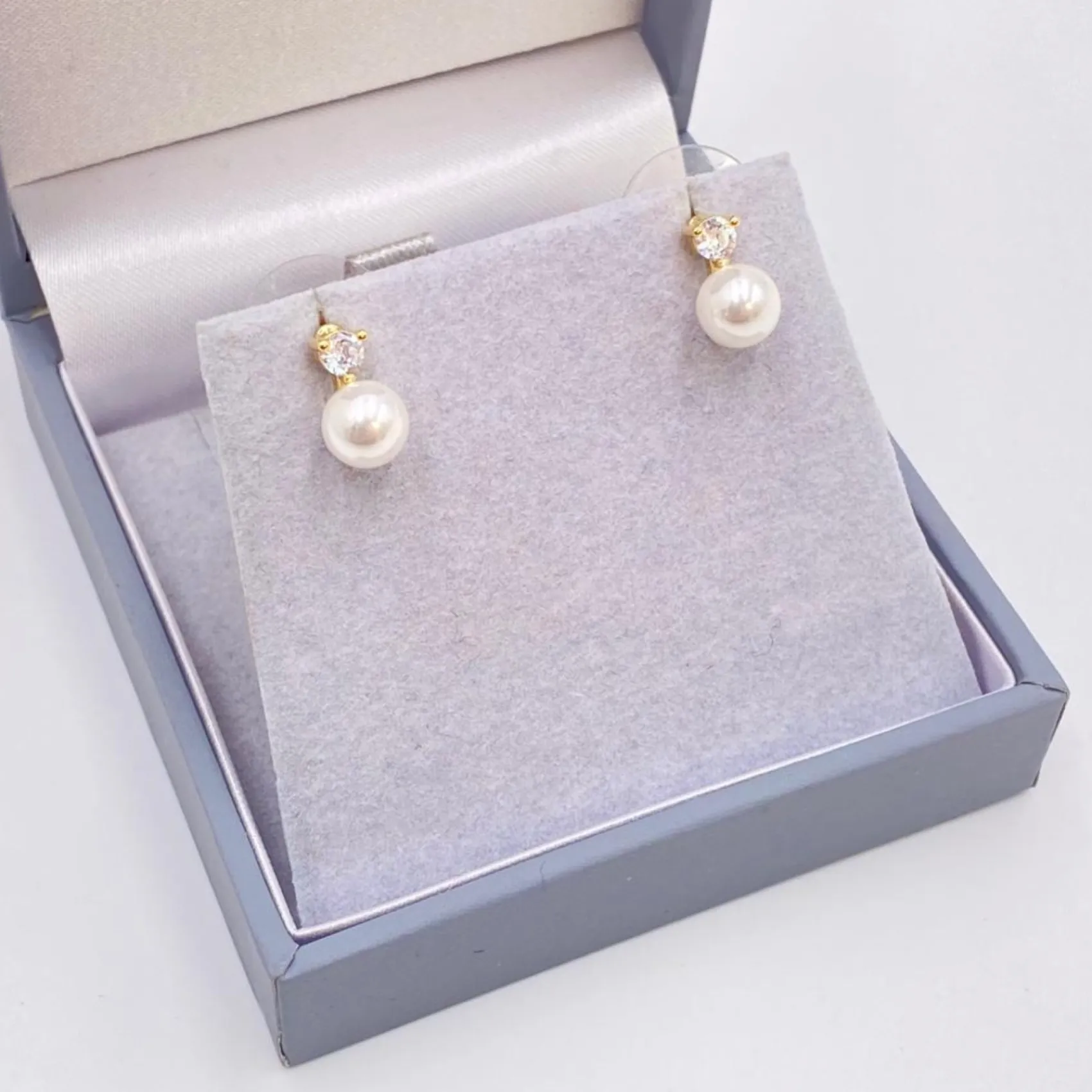 Lace & Favour Bridesmaid Gifts | Pearl Jewellery*Evie Gold Dainty Pearl Stud Earrings Ivory/ Gold