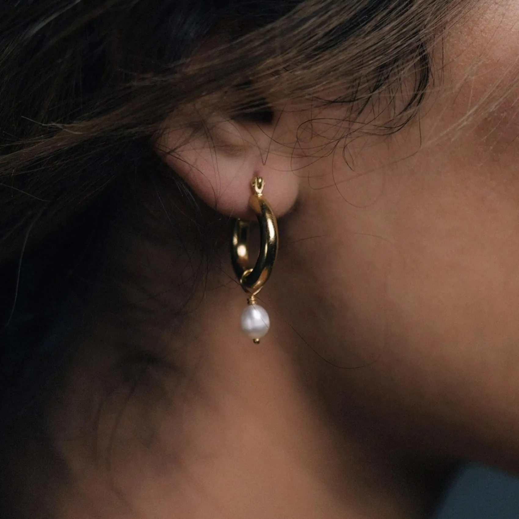 Freya Rose Mother Of The Groom Gifts | Mother Of The Bride Gifts*Gold Mini Hoop Earrings with Detachable Pearls
