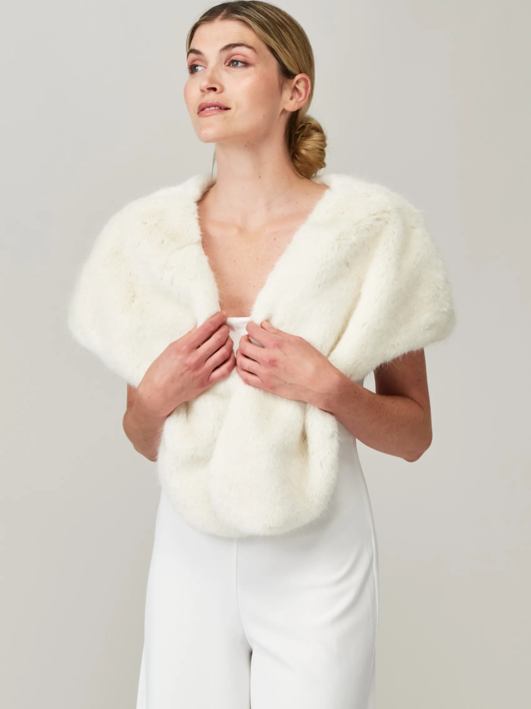 Helen Moore Faux Fur Jackets, Capes And Shawls | Wedding Capes & Wraps*Vintage Faux Fur Bridal Shawl Ivory