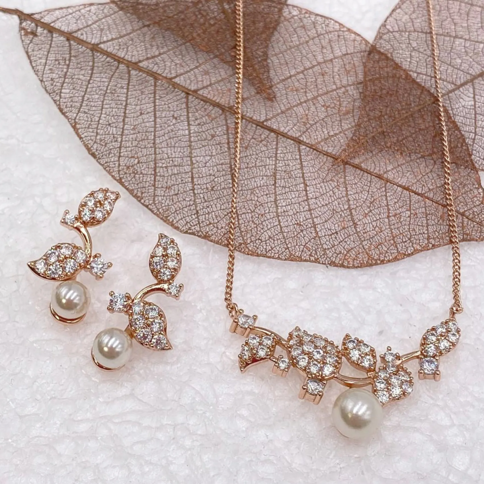 Ivory & Co Bride Gifts | Pearl Jewellery*Ivory and Co Aphrodite Rose Gold Bridal Jewellery Set