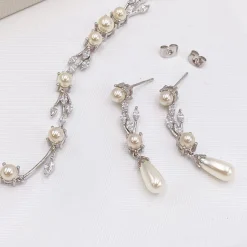 Ivory & Co Bride Gifts | Vintage Jewellery*Ivory and Co Belgravia Pearl and Crystal Wedding Bracelet