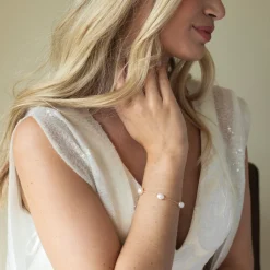 Ivory & Co Mother Of The Groom Gifts | Mother Of The Bride Gifts*Ivory and Co Bermuda Gold Baroque Pearl Dainty Chain Bracelet