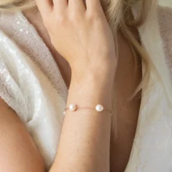 Ivory & Co Mother Of The Groom Gifts | Mother Of The Bride Gifts*Ivory and Co Bermuda Rose Gold Baroque Pearl Dainty Chain Bracelet