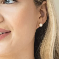 Ivory & Co Pearl Jewellery | Gold Wedding Jewellery*Ivory and Co Cairo Gold Classic Pearl Stud Earrings