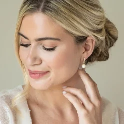 Ivory & Co Pearl Jewellery | Gold Wedding Jewellery*Ivory and Co Dublin Gold Crystal Classic Pearl Drop Earrings