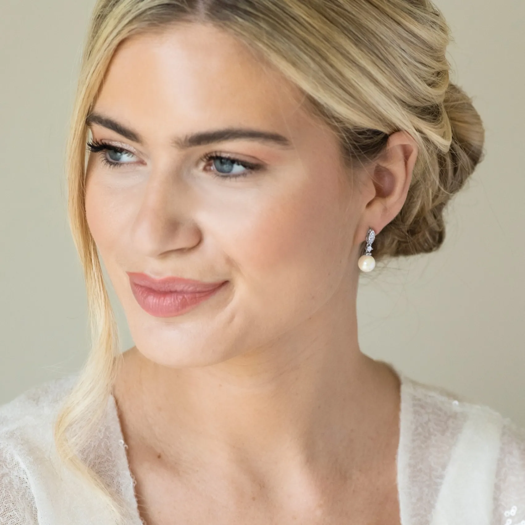 Ivory & Co Pearl Jewellery | Silver Wedding Jewellery*Ivory and Co Dublin Silver Crystal Classic Pearl Drop Earrings