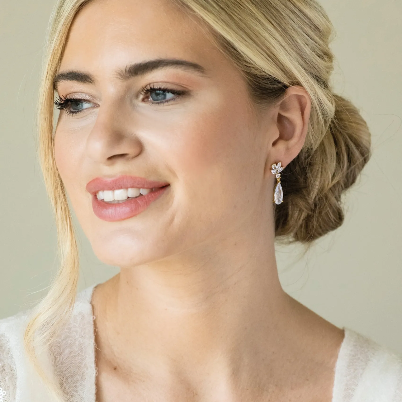 Ivory & Co Gold Prom Jewellery | Prom Earrings*Ivory and Co Harrogate Gold Crystal Teardrop Earrings