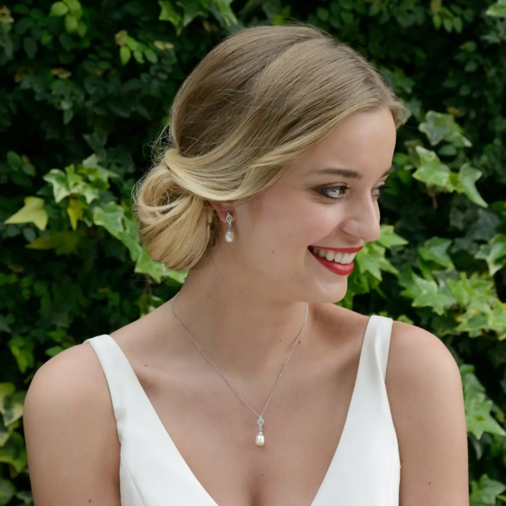 Ivory & Co Bridesmaid Gifts | Pearl Jewellery*Ivory and Co Lisbon Pearl Pendant Necklace