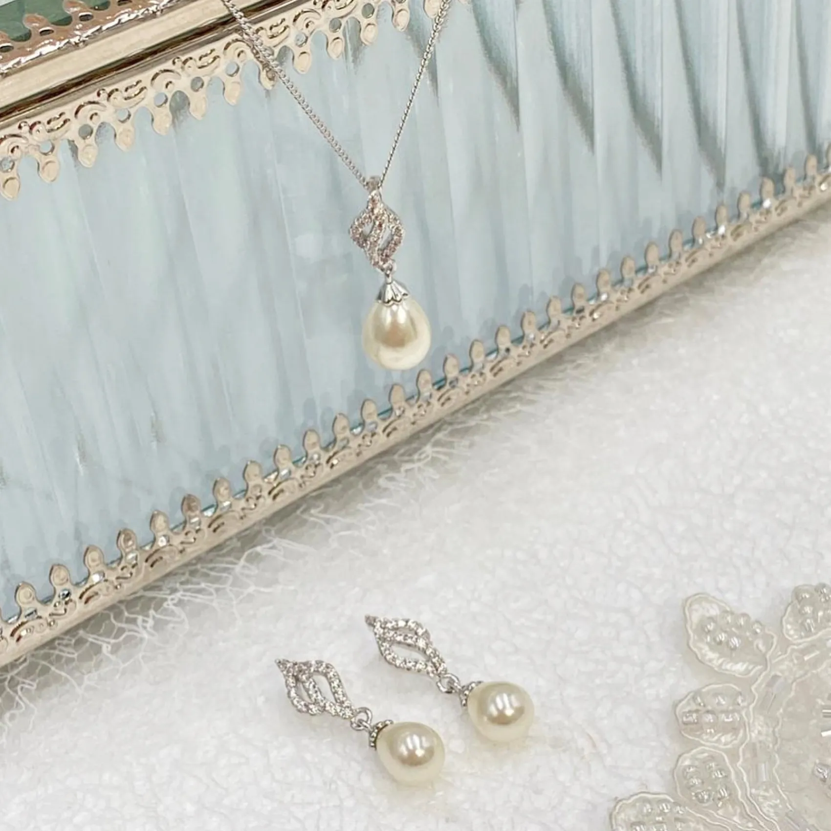 Ivory & Co Mother Of The Groom Gifts | Mother Of The Bride Gifts*Ivory and Co Lisbon Pearl Bridal Jewellery Set