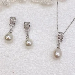 Ivory & Co Mother Of The Groom Gifts | Mother Of The Bride Gifts*Ivory and Co Serrano Pearl Bridal Jewellery Set