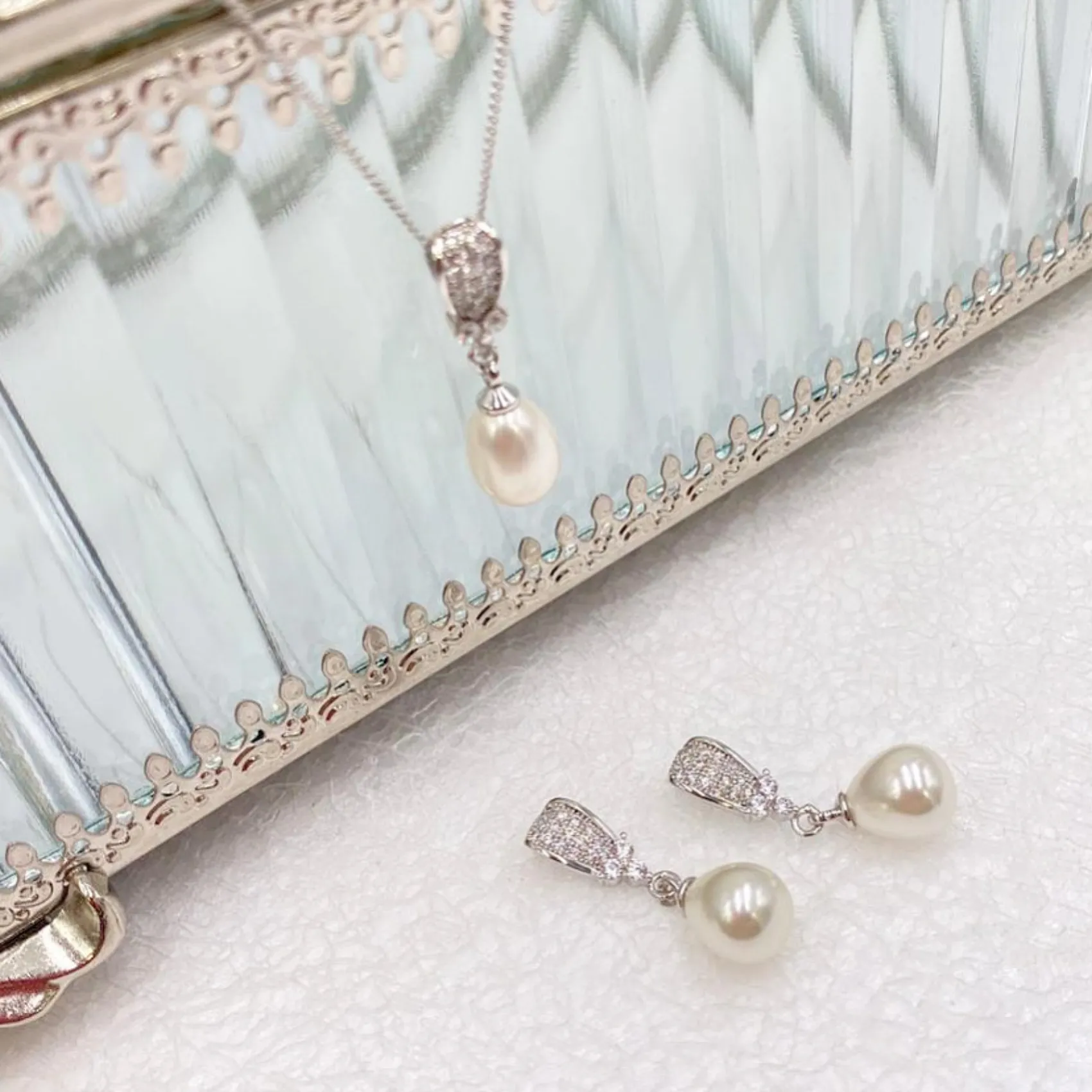 Ivory & Co Mother Of The Groom Gifts | Mother Of The Bride Gifts*Ivory and Co Serrano Pearl Bridal Jewellery Set