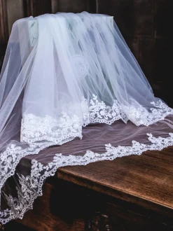 Perfect Bridal Two Tier Veils | Fingertip Veils*Two Tier Floral Lace Edge Fingetip Veil | L&F Ivory