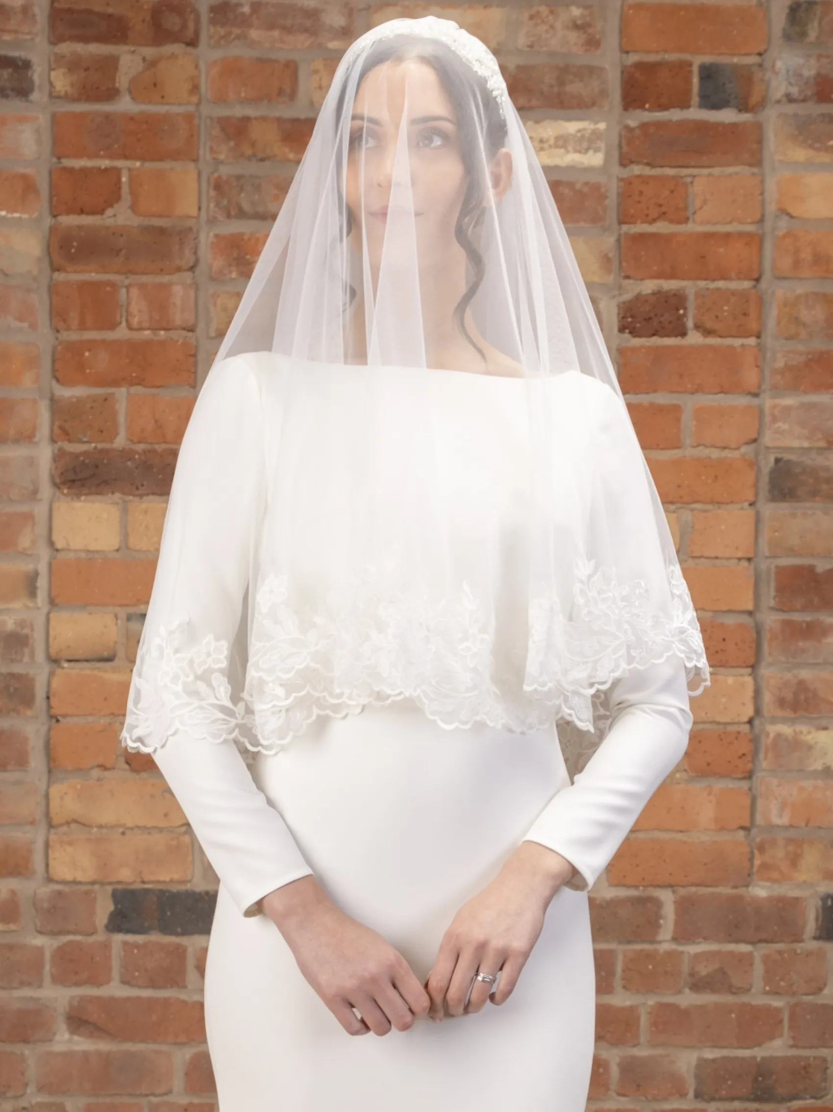 Perfect Bridal Two Tier Veils | Fingertip Veils*Two Tier Wide Floral Lace Edge Short Veil | L&F Ivory