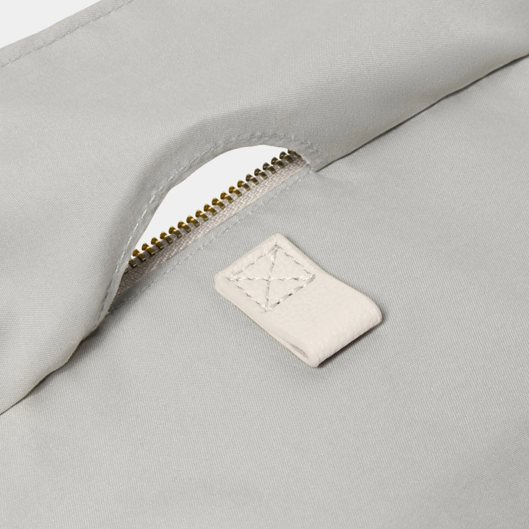 Katie Loxton Mother Of The Groom Gifts | Mother Of The Bride Gifts*Fold Out Garment Weekend Bag Off White