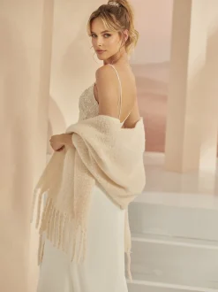 Bianco Evento Knitted Shawls | Wedding Capes & Wraps*Knitted Wedding Shawl with Tassels | E383 | Beige
