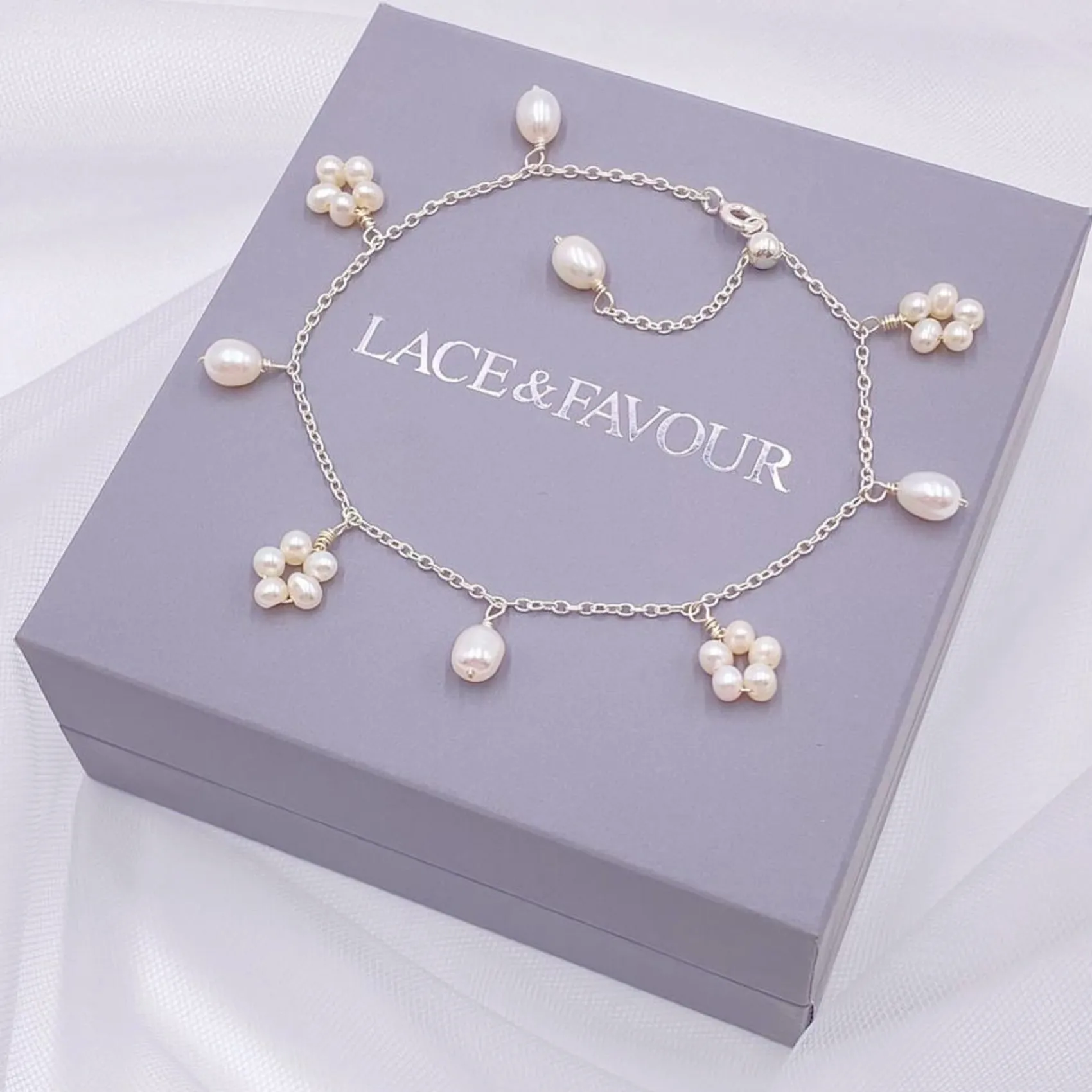 Lace & Favour Bridesmaid Gifts | Pearl Jewellery*Lavinia Freshwater Pearl Drop Chain Bracelet Ivory/ Silver