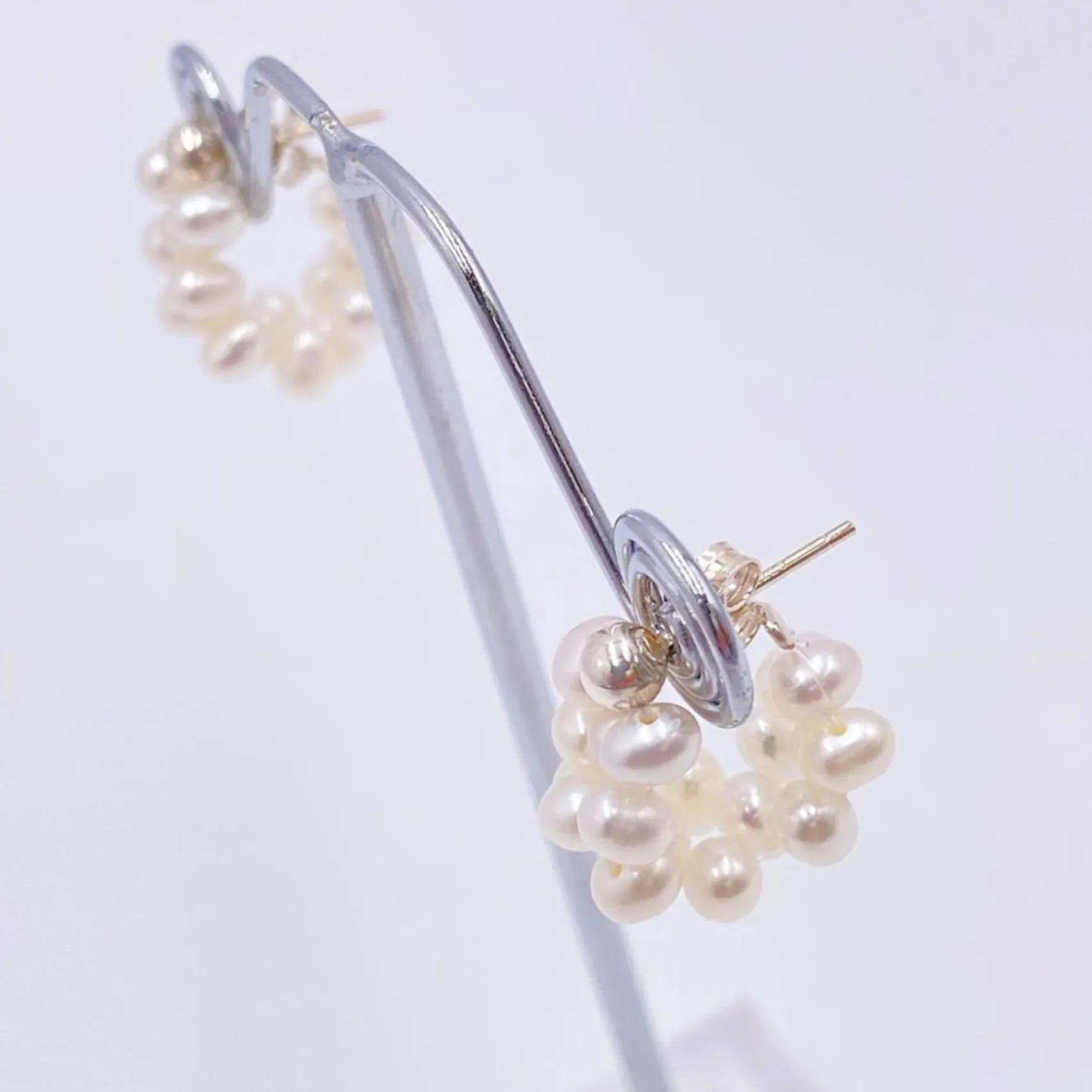 Lace & Favour Pearl Jewellery | Silver Wedding Jewellery*Liana Freshwater Pearl Small Hoop Earrings Ivory/ Silver
